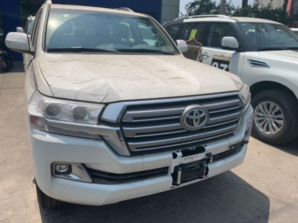 19款丰田酷路泽4000八气双备绞盘特卖