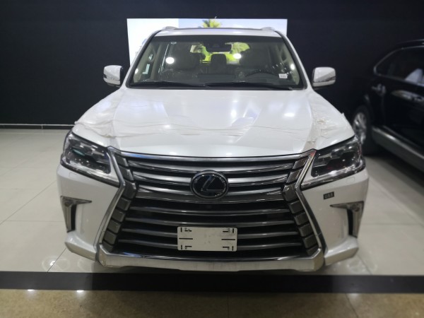 19款雷克萨斯LX570铂金版热卖惊喜价