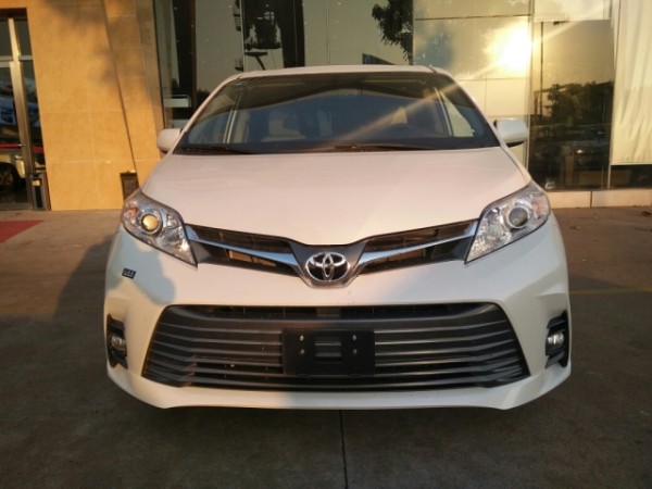 19款丰田塞纳经典MPV港口现车报价