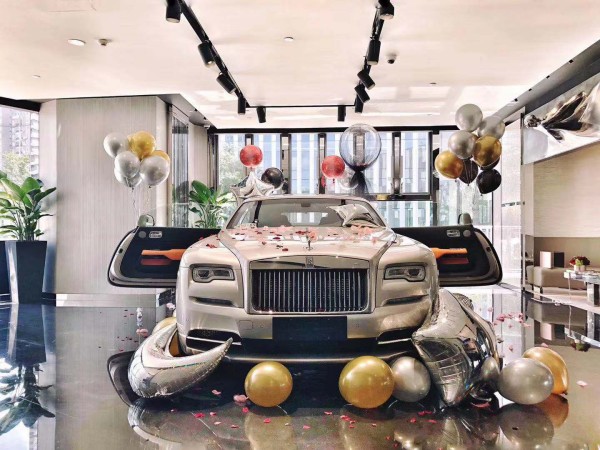 19款劳斯莱斯魅影匠心设计流露艺术气息