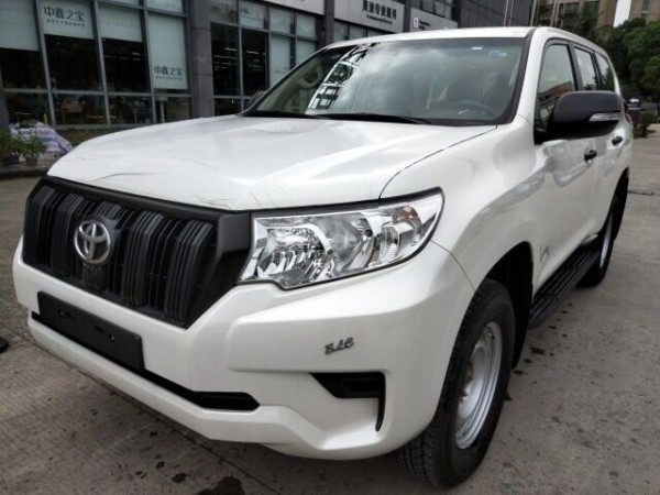 2019款丰田霸道2700现车 爆降年底抢购