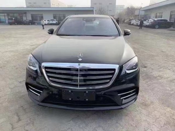 2019款奔驰S450加长版四驱报价凌厉风格