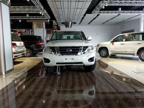 19款日产途乐4.0L天津港口进口大量现车