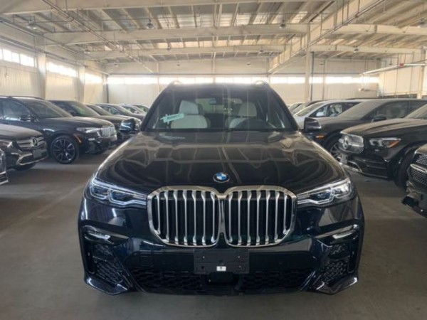 平行进口天津港19款宝马X7现车配置报价