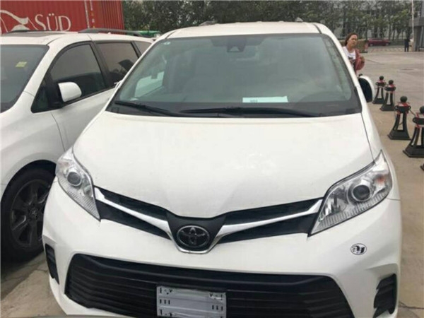 2020款丰田塞纳最新报价七座商务车详解