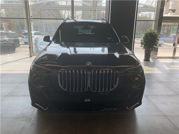 2020款宝马X7旗舰SUV 天津展厅现车在售