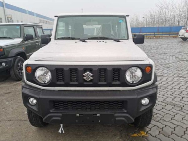 2020款铃木吉姆尼四驱性能小巧可爱