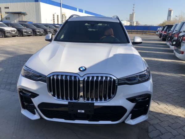 2020新款加版宝马X7 独具匠心魅力无限