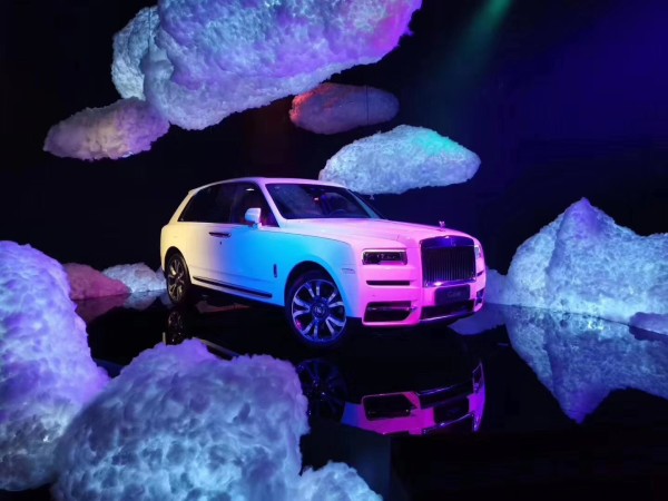 劳斯莱斯库里南让您从容驾驭每段旅程。