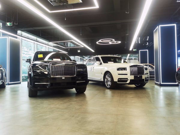 劳斯莱斯库里南现车 淡季促销价格给力