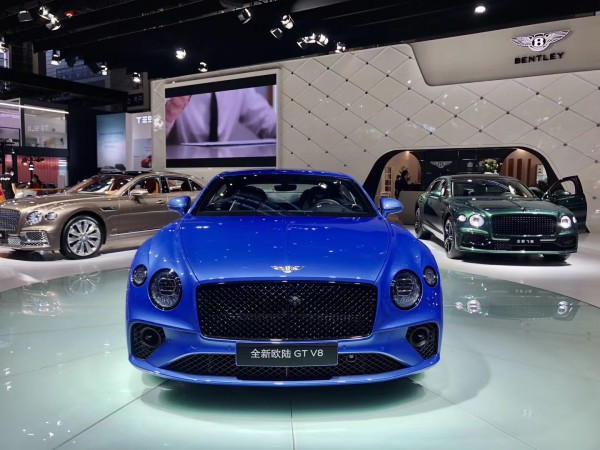 20款宾利欧陆V8车展惊艳亮相帅爆了买它