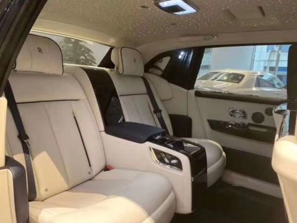 20新款劳斯莱斯幻影 后座王者巅峰存在