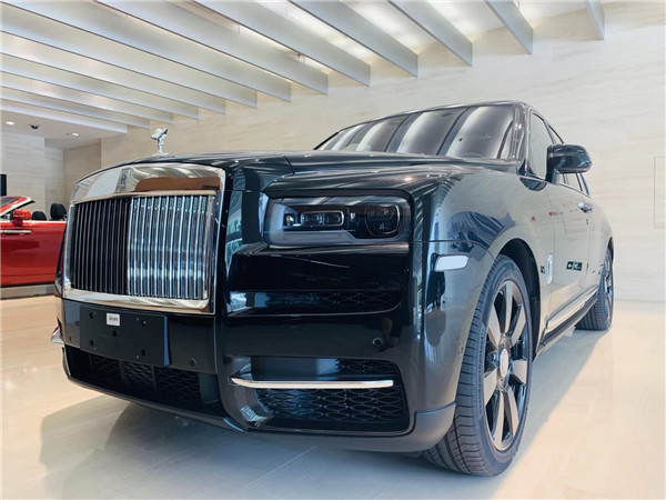 劳斯莱斯库里南于自信从容之中尽显奢华