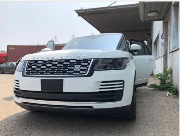 19款路虎揽胜行政高配现车促销价