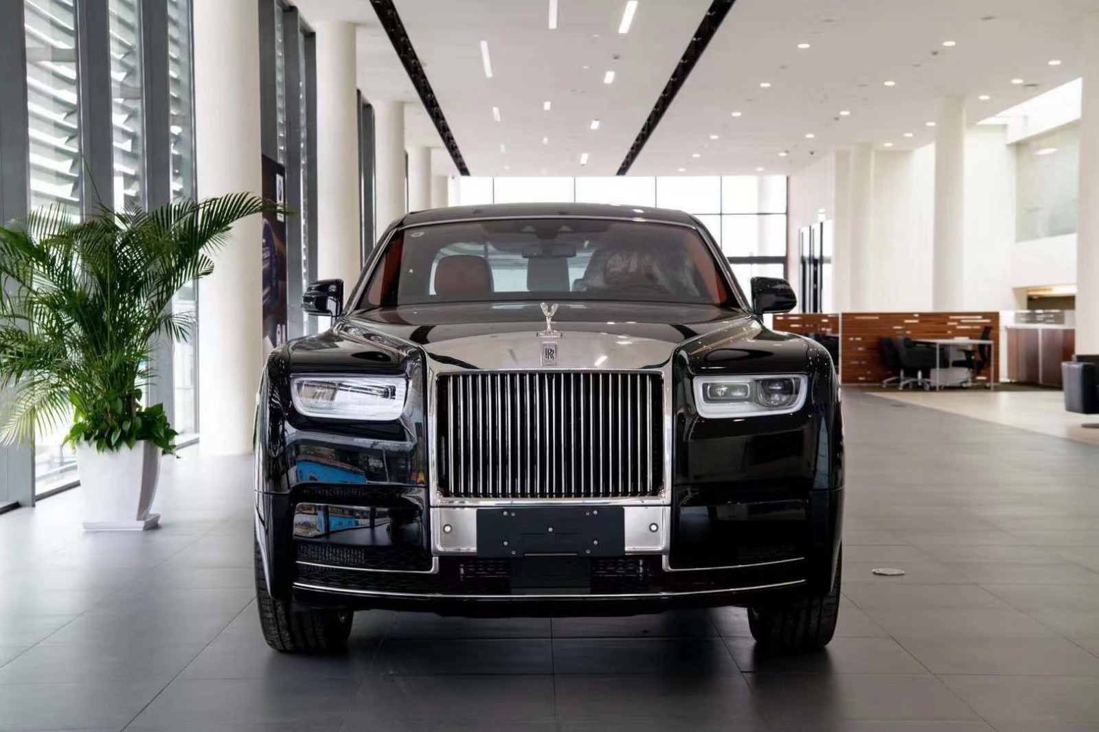 劳斯莱斯幻影加长内饰豪华风格强大性能