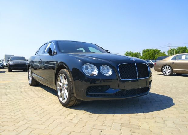 19款宾利飞驰V8S港口现车优惠价格