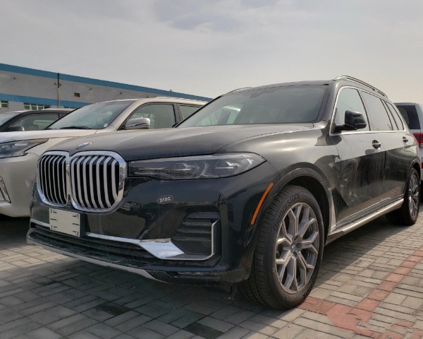 2019款宝马X7超低价震撼上市 内外兼修