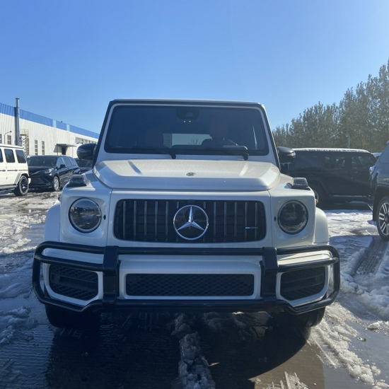 2021款奔驰G63美规钻石白/红 起步价低