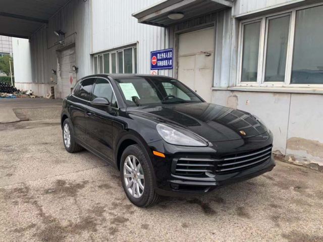 2019款保时捷卡宴配置齐全奢华内饰外观