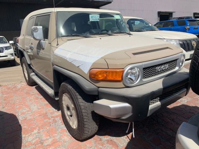 2020款丰田FJ酷路泽 颜色全配置报价行情