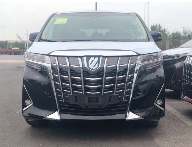 丰田新款埃尔法豪华版2.5L白米白黑销售