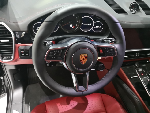2019款保时捷卡宴