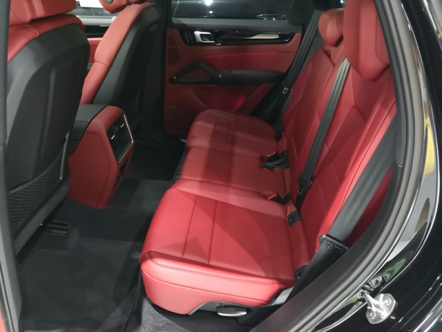 2019款保时捷卡宴