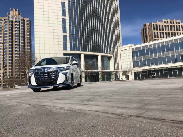 新款丰田埃尔法报价 商务保姆车直销价