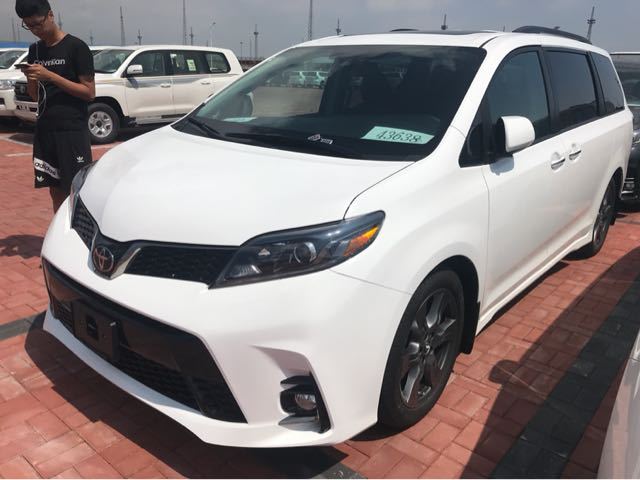 19款丰田塞纳经典MPV港口现车优惠价