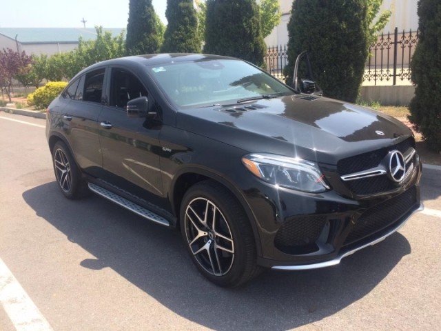 新款奔驰GLE43动版Coupe碾压宝马X6