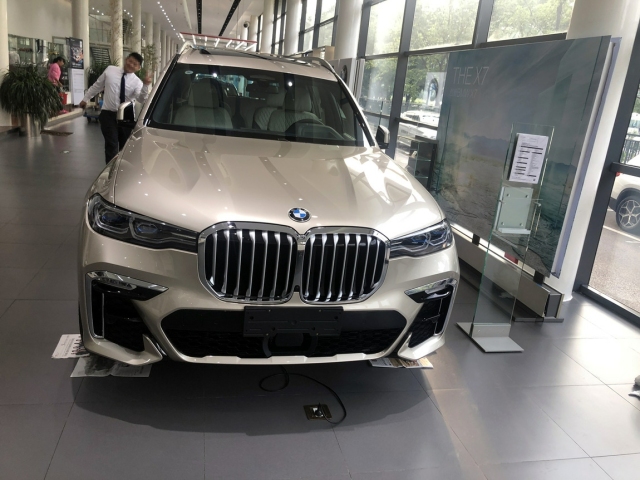 最新宝马X7平行进口版 七座SUV配置解读