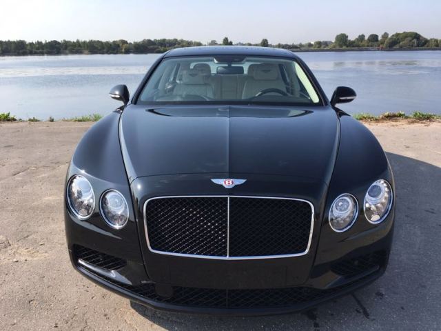 2018款宾利飞驰4.0TS四座配置