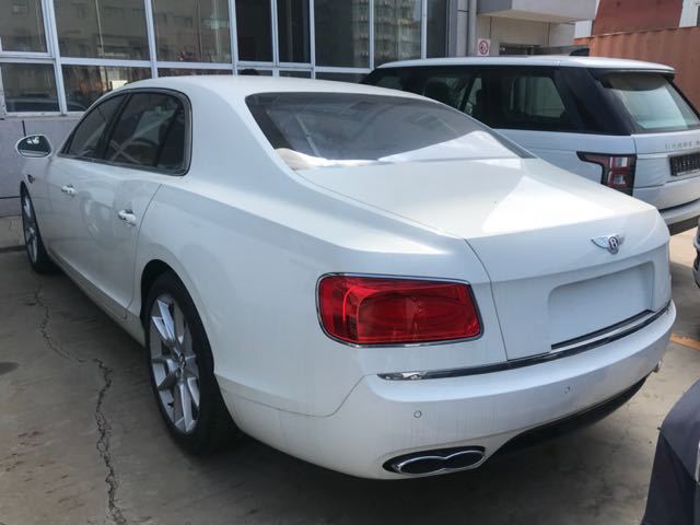 19款宾利飞驰店内大促 津港新版大降价