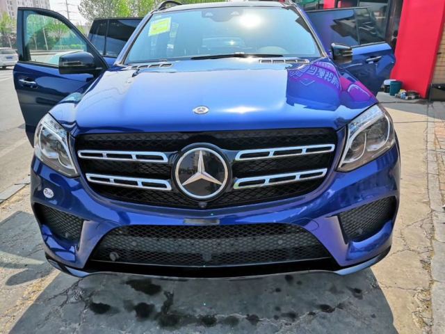 20款奔驰GLS450蓝车棕内饰港口限量