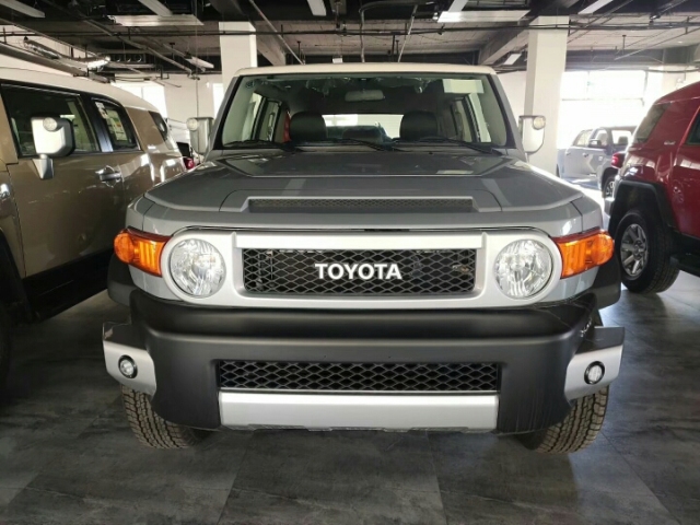 2019款丰田FJ酷路泽让利 经典复古硬派