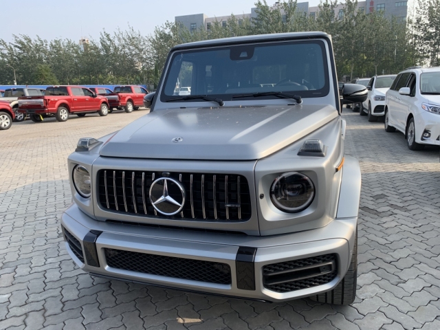 2019款奔驰G63 哑光灰双拼内饰顶配价格