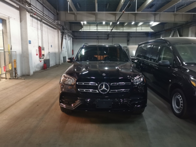 2020款奔驰GLS450 加规高配AMG运动底盘