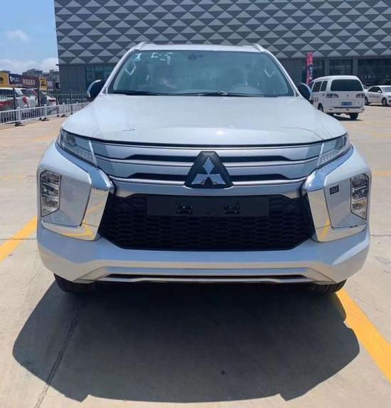 20款帕杰罗劲畅3.0T现车优惠 20万起售