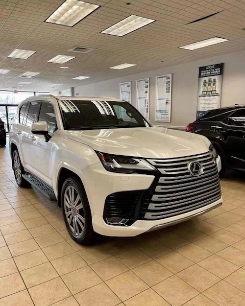 22款雷克萨斯LX600顶配商务四座多少钱