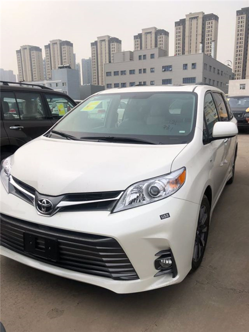 20款丰田塞纳四驱LTD城市时尚商务