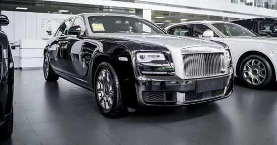 2021款劳斯莱斯古斯特标准版VS加长版最