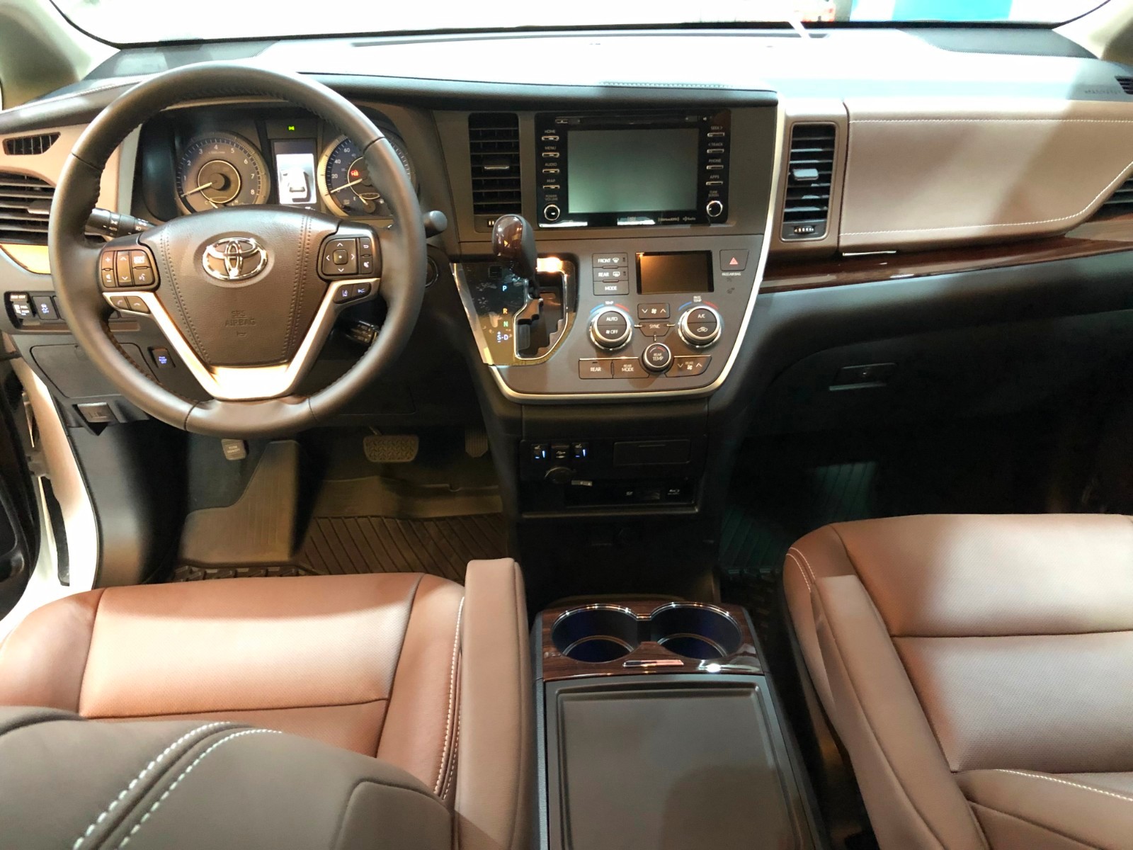 丰田塞纳SE运动版特价优惠促销港口直提