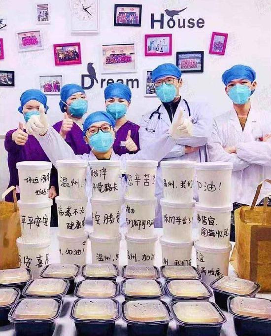 温州威马车主自发组成爱心送餐队,免费为一线医护人员配送数百份便当