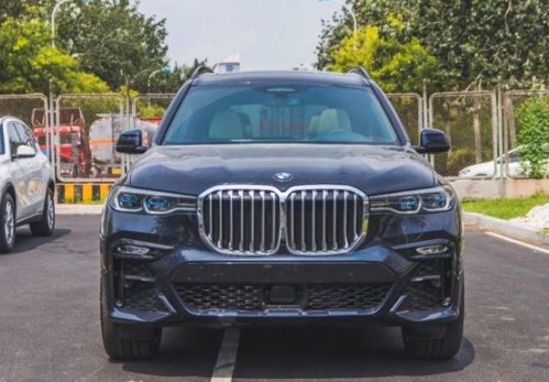 2019款宝马X7让利蓝白内饰彰显尊贵身分