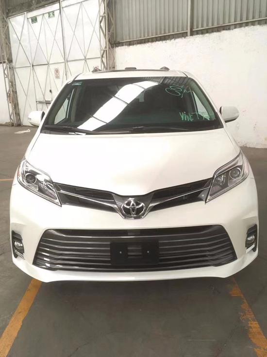 20款丰田塞纳现车手续齐七月提车价最低