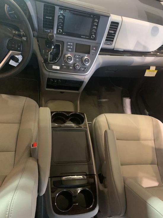 2020款丰田塞纳两驱XLE特惠2021款预售