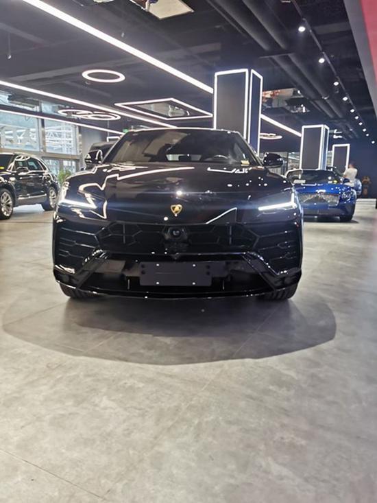 新款兰博基尼SUV 传递刚劲而自信的立场