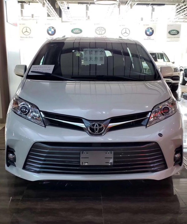 2020款丰田塞纳七座豪华商务备受瞩目