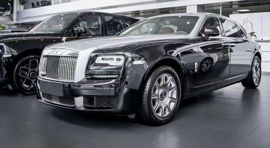 2021款劳斯莱斯古斯特标准版VS加长版最