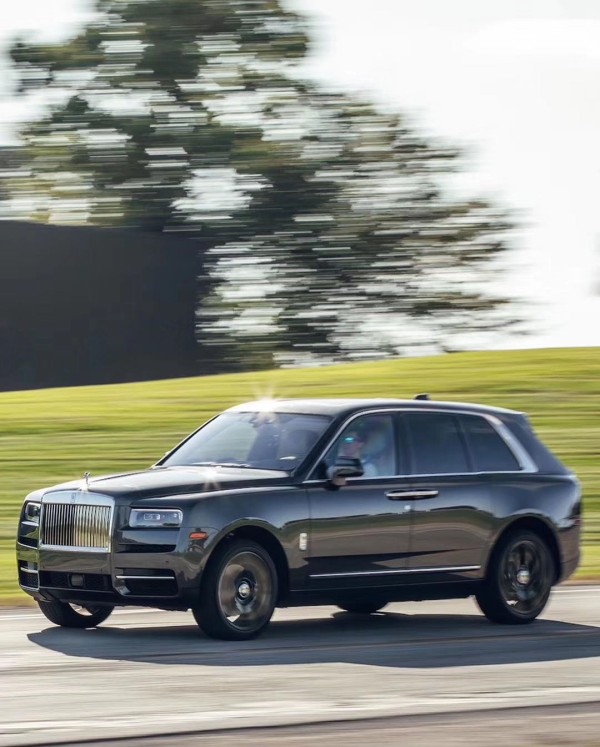 2020款劳斯莱斯库里南SUV现车限时促销